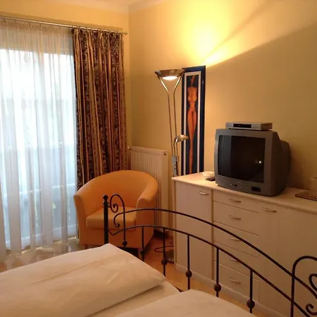 Villa Engstler - Appartments Velden am Wörthersee Room photo